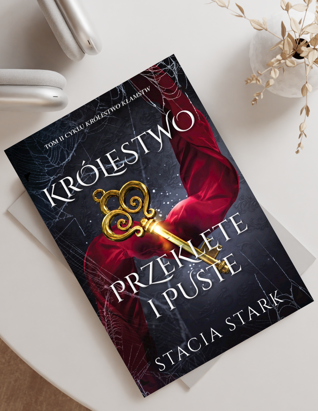 „Królestwo przeklęte i puste” Stacia Stark