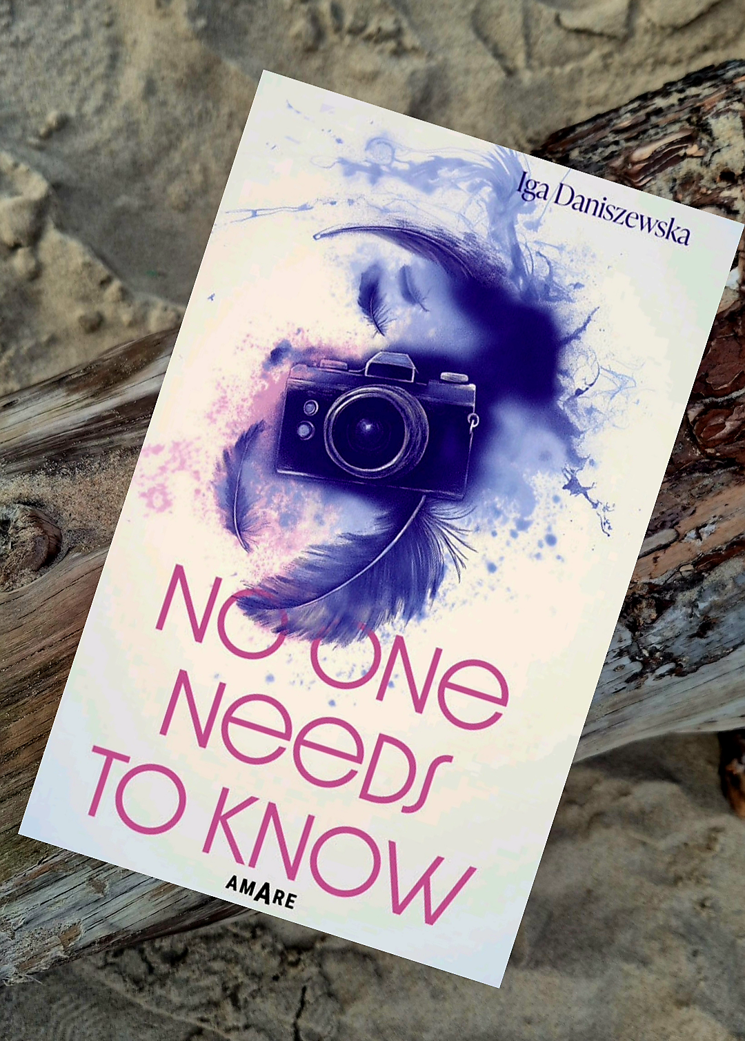 „No one needs to know” Iga Daniszewska